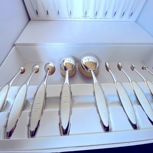 Artis Makeup Brushes Elite Collection Mirror Finish 10 Piece Set NEW